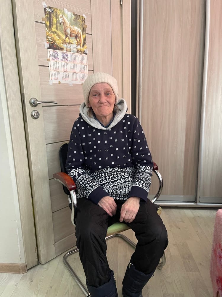Сын Ирины помогает закрывать мамин долг, но этого недостаточно — давайте поможем Ирине восстановиться после инсульта