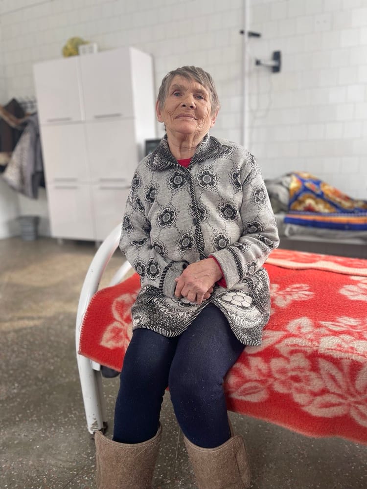 Надежда осталась одна после смерти сына и мужа — подарим ей капельку заботы