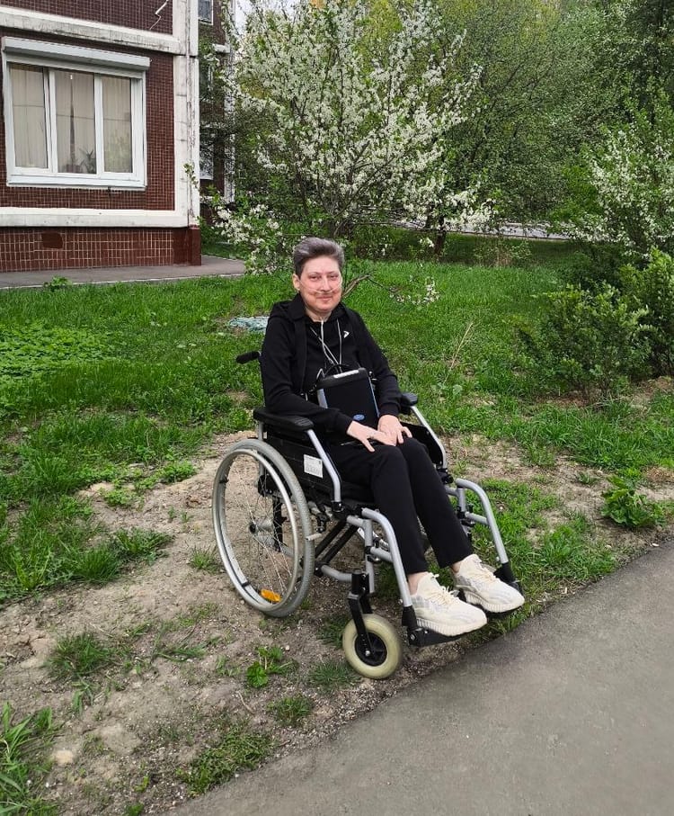 У Людмилы очень редкая болезнь: лимфангиолейомиоматоз лёгких. Единственный шанс — пересадка лёгких. 