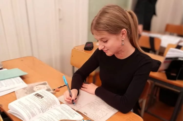 Путёвка в санаторий даст Варе шанс на восстановление после сильного ожога