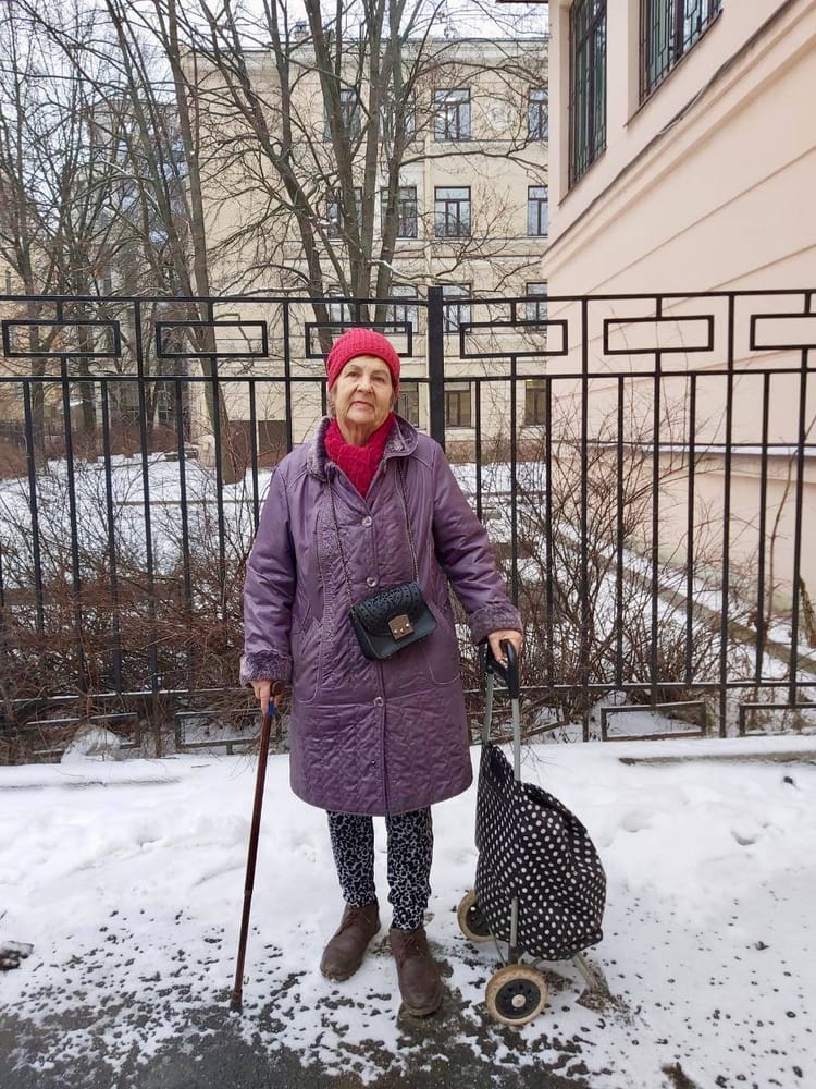 Людмила Васильевна борется с болью после двух инсультов и пяти операций
