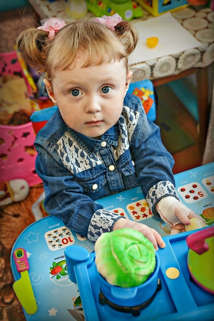 Особенная кожа мешает Ульяне жить полной жизнью, но специальный уход очень помогает