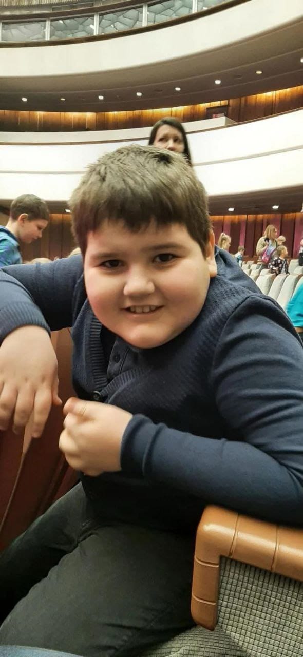 Рифатик учится плавать и разговаривать — поддержи его