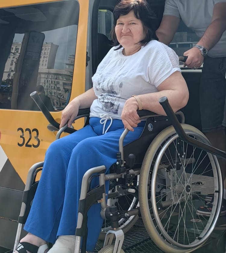 Наталье нужно регулярно принимать лекарства, чтобы болезнь отступила