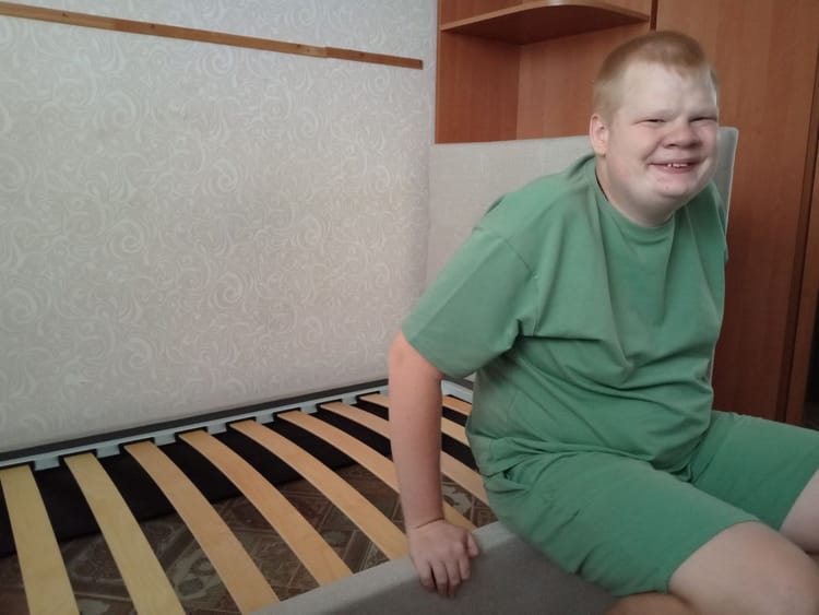 Помогите Коле справиться с гидроцефалией и поражением мозга