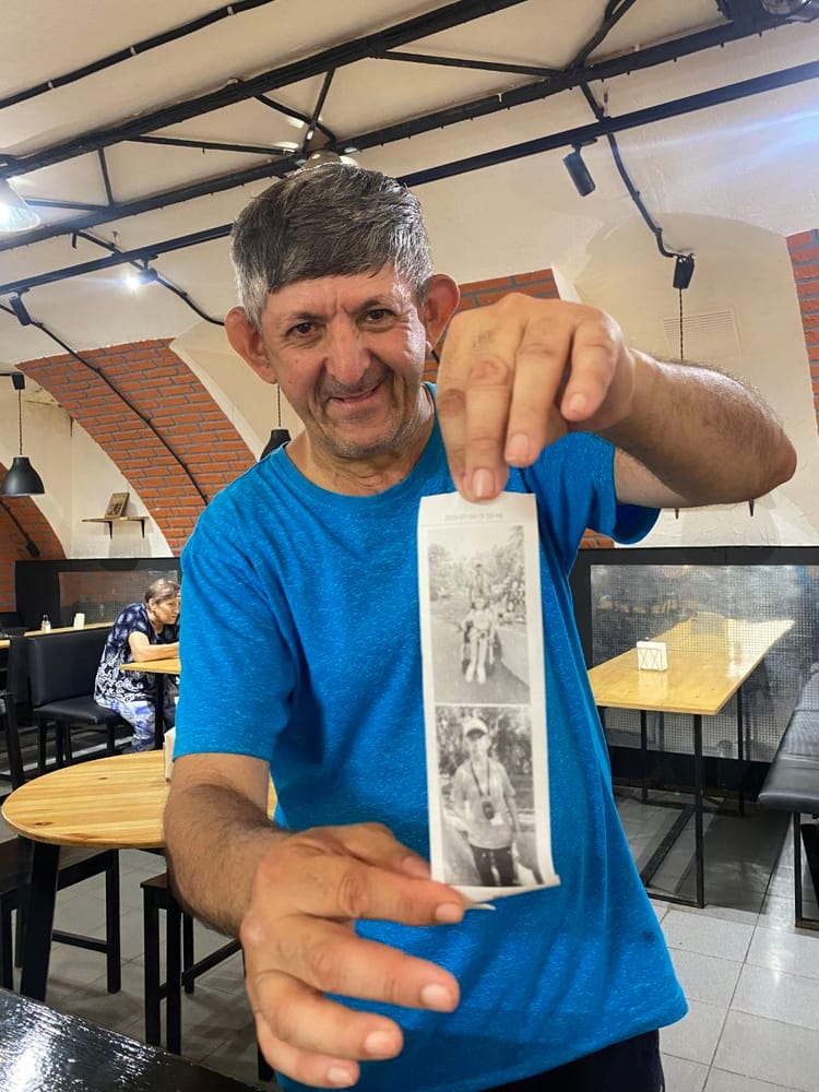 Григорий — инвалид детства, но сердце у него горячее и доброе